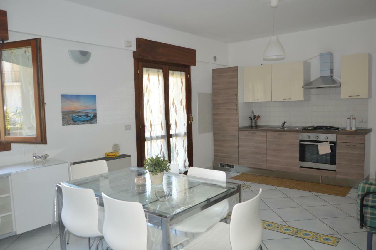 Casa Vacanze Le Palme Apartment โนโต ภายนอก รูปภาพ